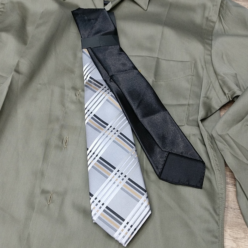 *NWT* Tie & Pocket Square
